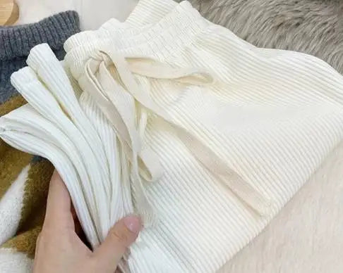 Women Trousers Pants with A High Waisted Slim Fit And Floor Length Pleated Straight Pants for Ladies Wide Leg Pants